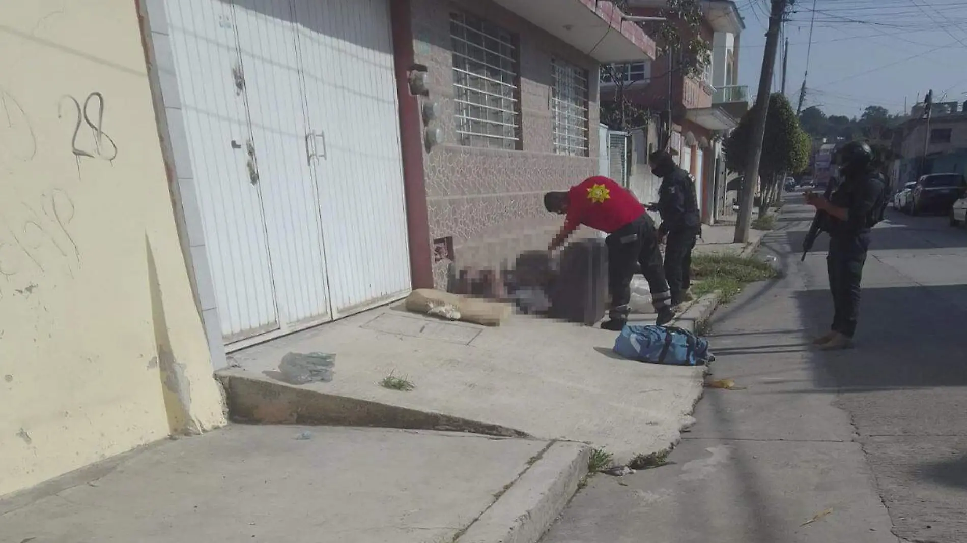 Hombre muere en calles de Xalapa